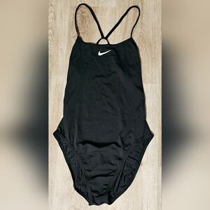 Size 38/WMS 12 Nike Women's Black One-Piece Performance Swimsuit